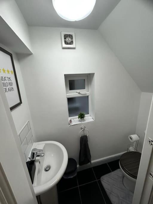 Lovely 5Br Home In Manchester. Close To The City Экстерьер фото