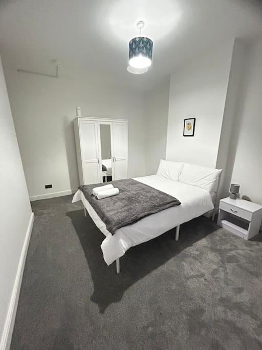Lovely 5Br Home In Manchester. Close To The City Экстерьер фото