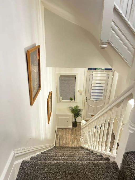 Lovely 5Br Home In Manchester. Close To The City Экстерьер фото