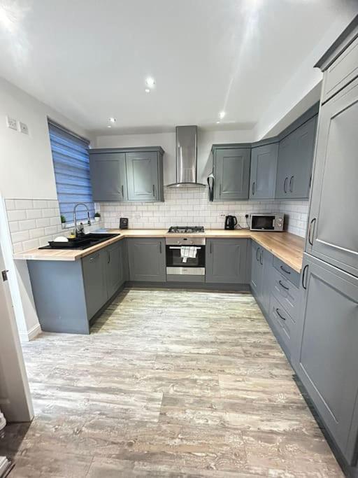 Lovely 5Br Home In Manchester. Close To The City Экстерьер фото