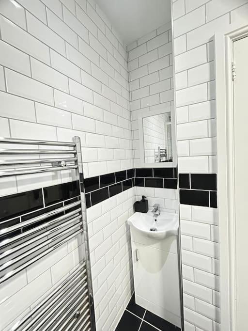 Lovely 5Br Home In Manchester. Close To The City Экстерьер фото